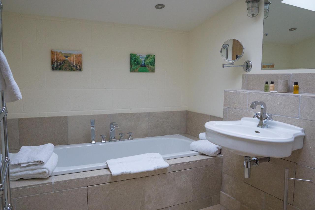 Vineyard Barn Room Woodchester 外观 照片